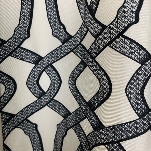 WHITE HOUSE BLACK MARKET • A-Lined Skirt - Picture 5 of 6